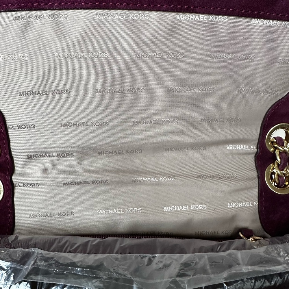 Michael Kors Quilted Plum Suede Shoulder Bag with Gold Chain - Picture 12 of 16